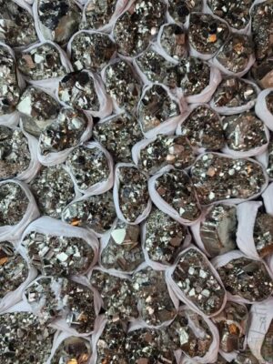 FF02 PYRITE STONE /lb.