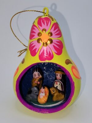 GC16 HAND PAINTED GOURD NATIVITY H:4 in. .