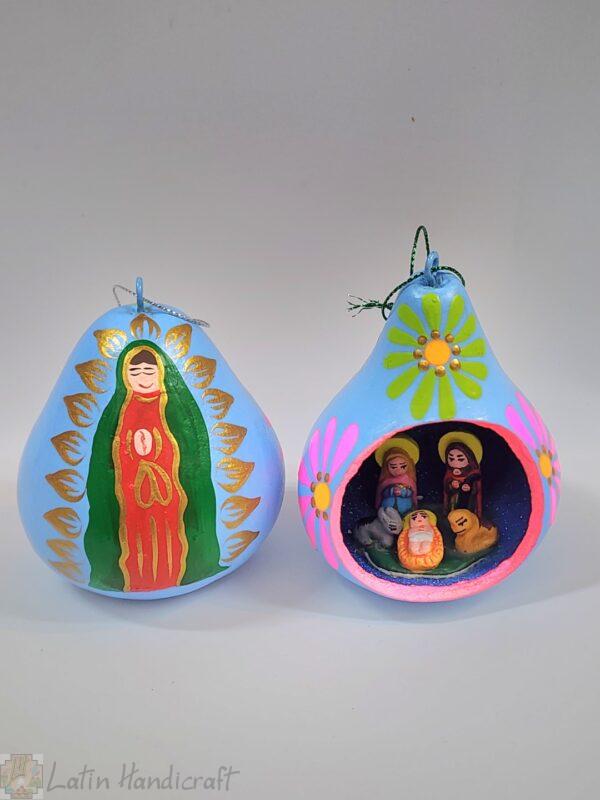 GC17   GOURD NATIVITY SCENES .