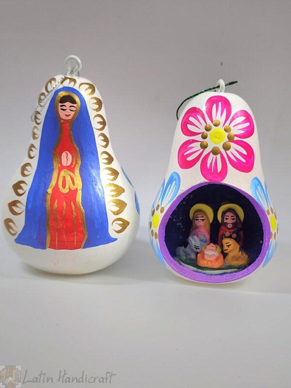 GC18   GOURD NATIVITY SCENES .