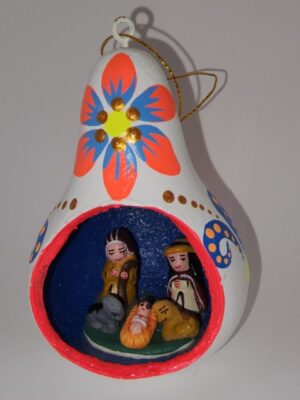 GC02 HAND PAINTED GOURD NATIVITY H:4 in. .