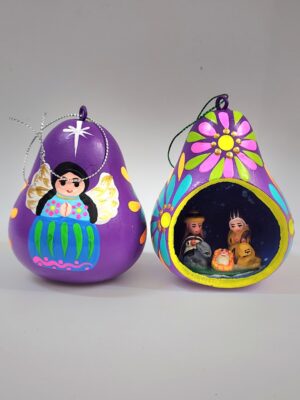 GC21 HAND PAINTED GOURD NATIVITY H:4 in. .