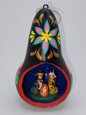 GC03 HAND PAINTED GOURD NATIVITY H:4 in. .