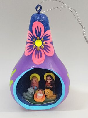 GC33 HAND PAINTED GOURD NATIVITY H:4 in. .