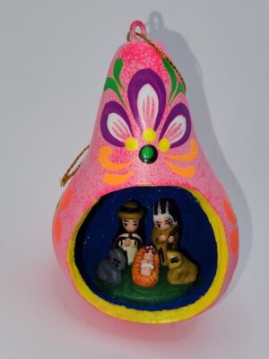 GC06 HAND PAINTED GOURD NATIVITY H:4 in. .