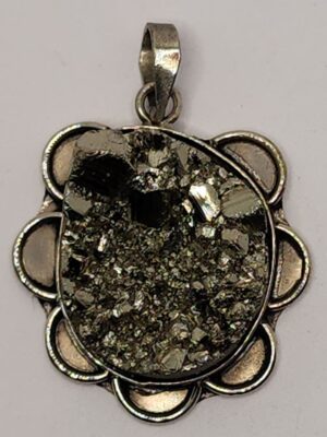 HF01 12 UNIT PYRITE PENDANT